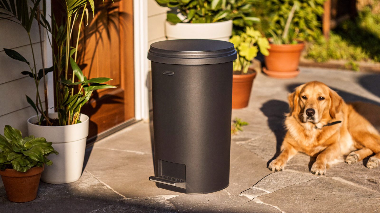 5 Best Small Outdoor Trash Cans With Lid (2026)
